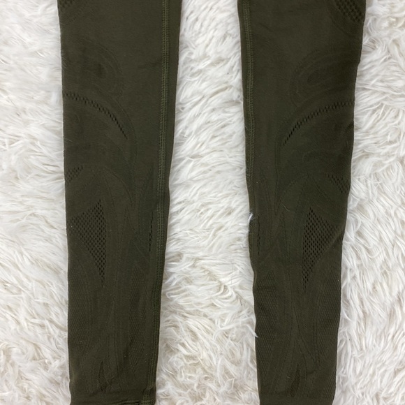 Lululemon Reveal Tight *En Avante 26" Dark Olive - Picture 6 of 6